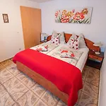 Anita 4* プーラ
