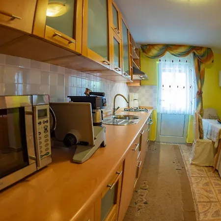 Konukevi Anita 4*