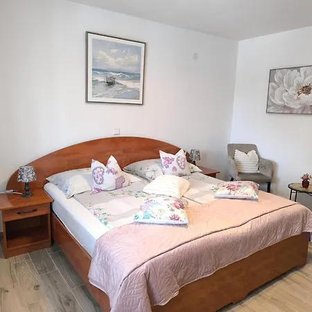 Anita 4* プーラ