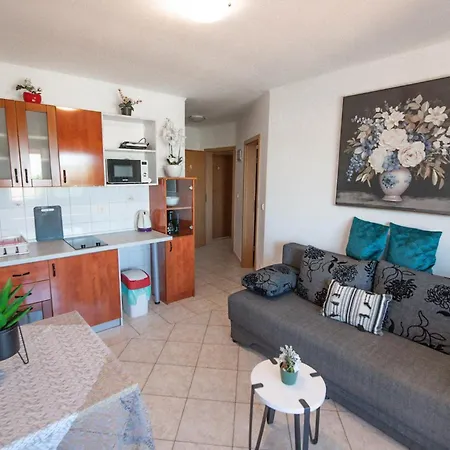 Anita 4* Pula